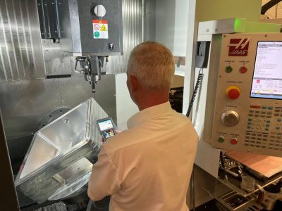 CNC Machining 5 axis with Thompson staff operating machine